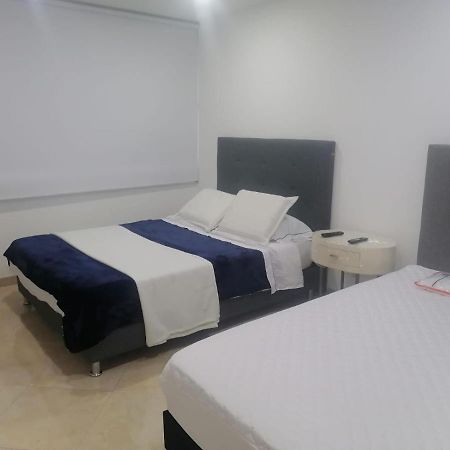 C Hotelera Rey.Es Bogotá Eksteriør bilde