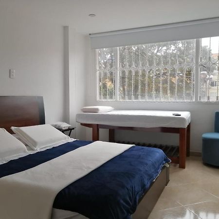 C Hotelera Rey.Es Bogotá Eksteriør bilde