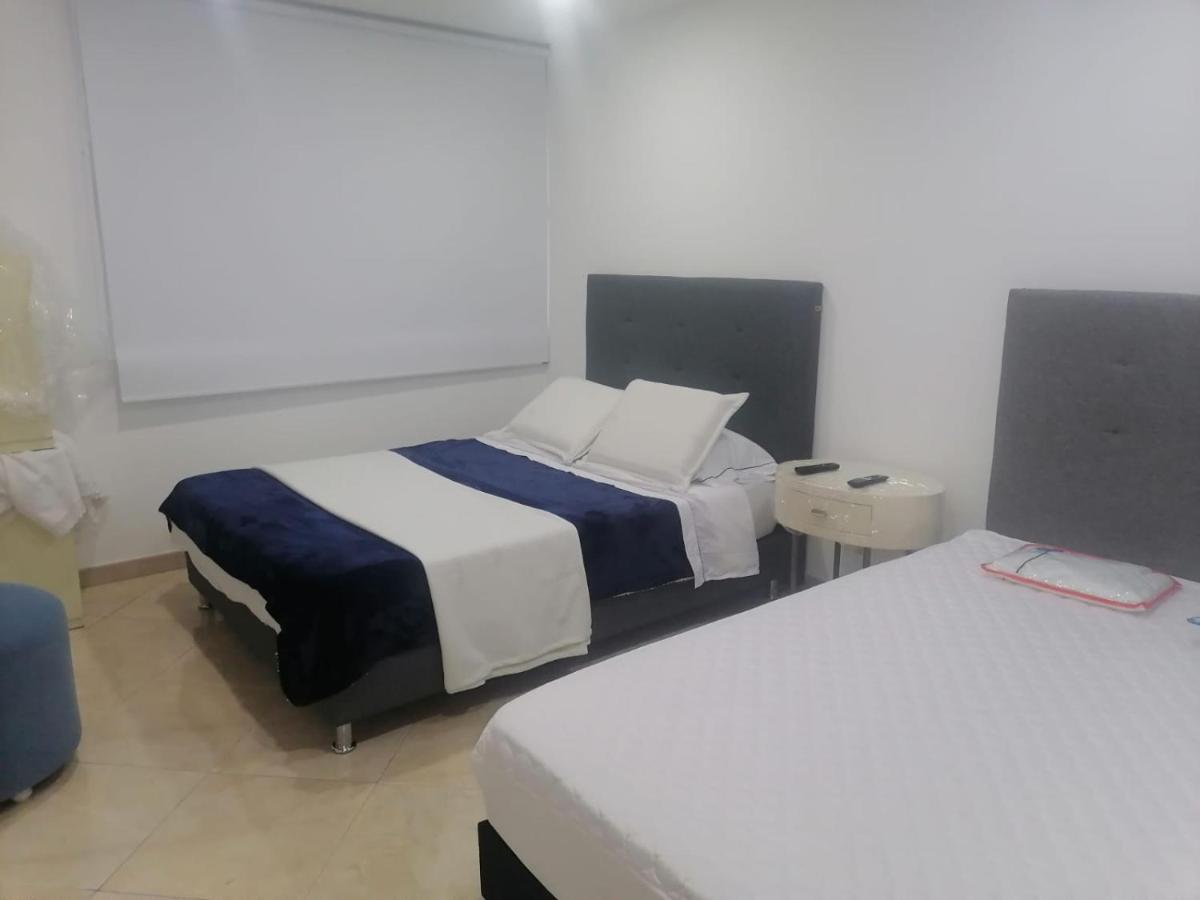 C Hotelera Rey.Es Bogotá Eksteriør bilde