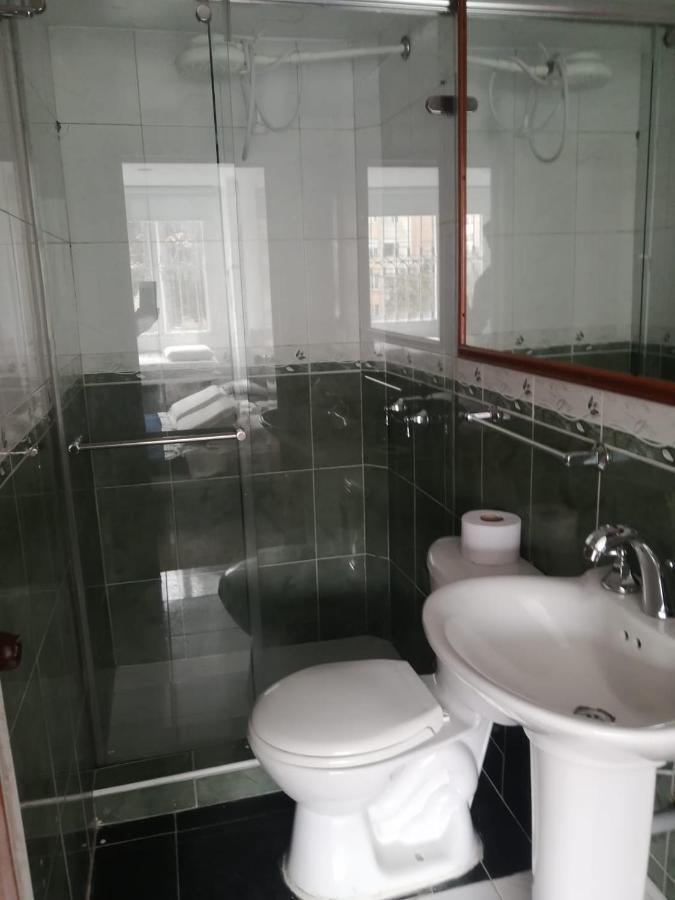 C Hotelera Rey.Es Bogotá Eksteriør bilde