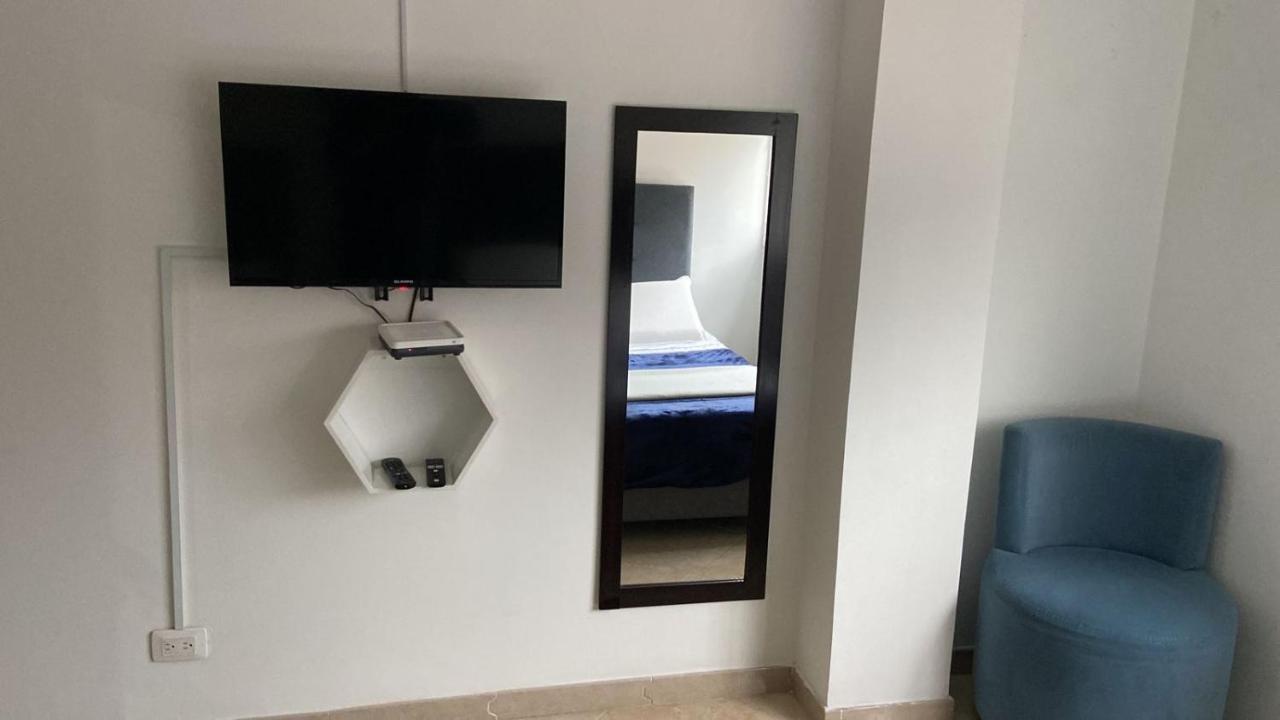 C Hotelera Rey.Es Bogotá Eksteriør bilde